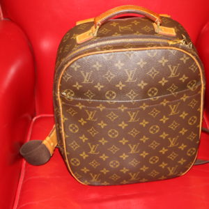 Sac à dos Louis Vuitton porté croisé