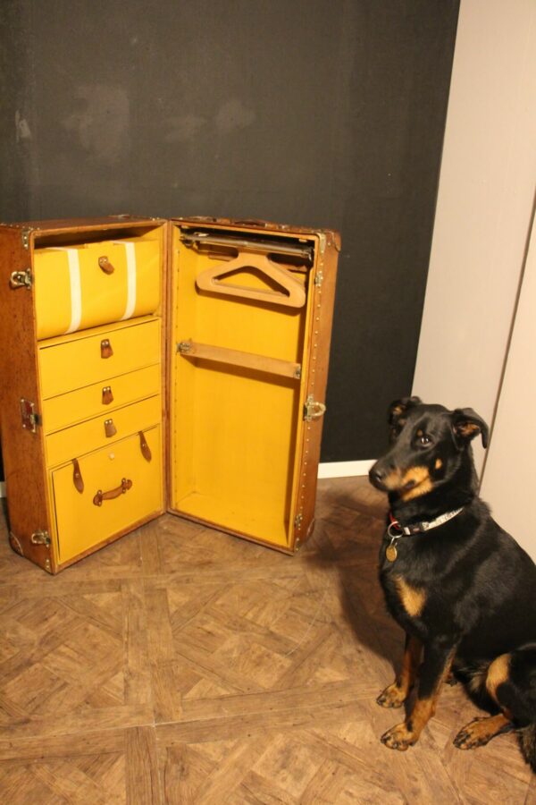 Malle Louis Vuitton wardrobe en cuir