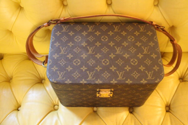 Vanity case Louis Vuitton, boite à bijoux Louis Vuitton à bandoulière