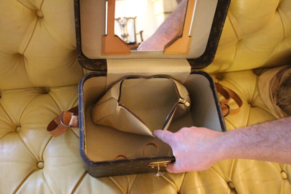 Vanity case Louis Vuitton, boite à bijoux Louis Vuitton à bandoulière
