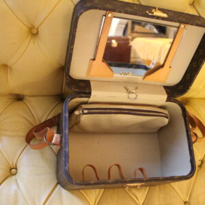 Vanity case Louis Vuitton, boite à bijoux Louis Vuitton à bandoulière