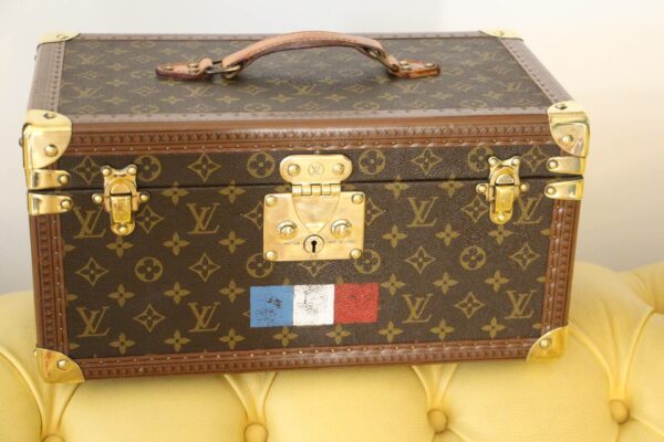 Vanity case Louis Vuitton à drapeau francais