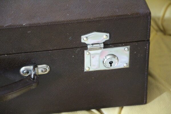 Valise Louis Vuitton en cuir brun