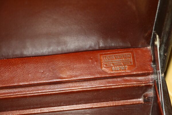 Valise Louis Vuitton en cuir brun