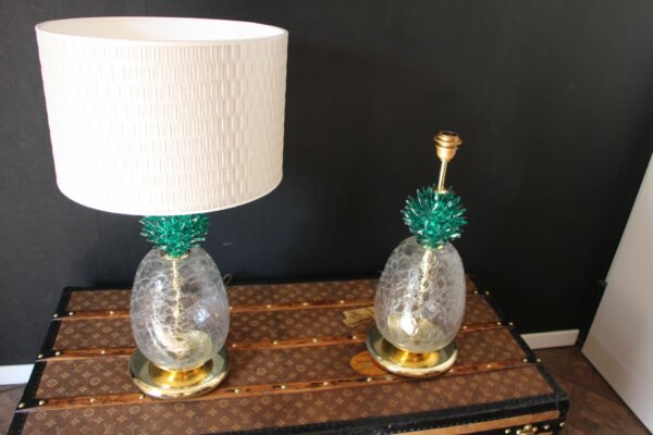 Grande paire de lampes de table à décor d'ananas en verre de Murano vert émeraude