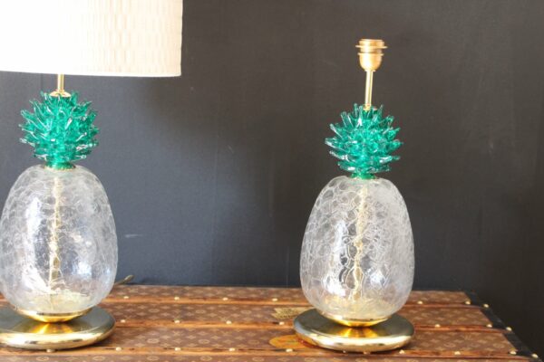 Grande paire de lampes de table à décor d'ananas en verre de Murano vert émeraude