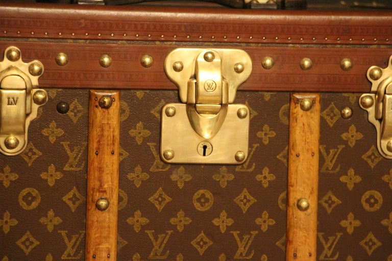 malle Louis Vuitton armoire