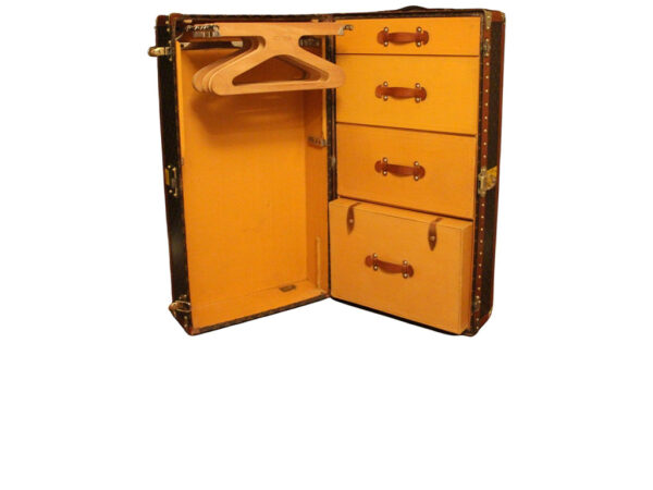 Malle Armoire Louis Vuitton 1930