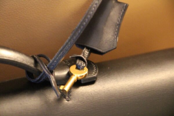 Mallette Hermès en cuir noir