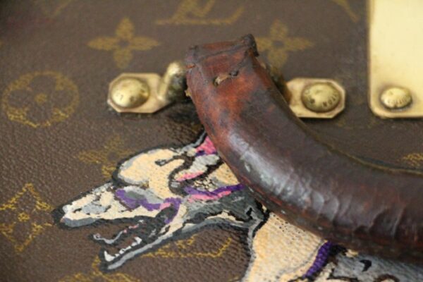 Malle Vuitton à chapeau