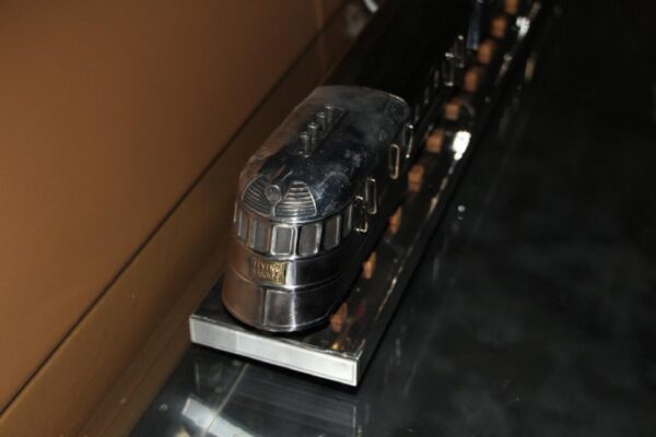 Train miniature en aluminium