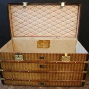 Antiquaire de bagages et meubles anciens Louis Vuitton