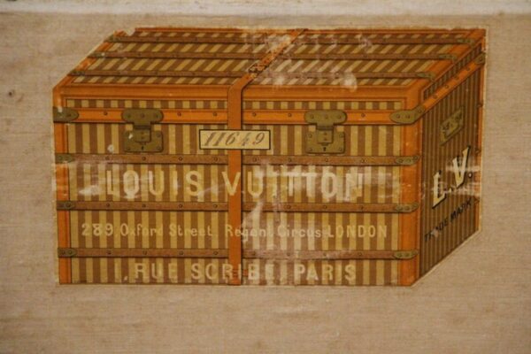 Malle Louis Vuitton en toile rayée