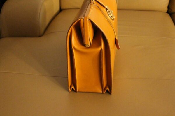 Mallette Hermès en Cuir Doré
