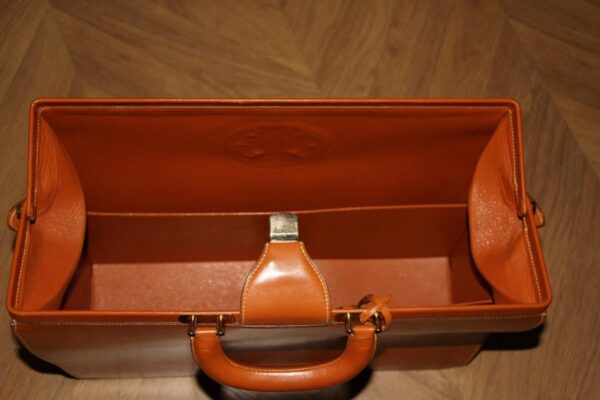 Mallette Hermès en Cuir Doré
