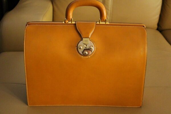 Mallette Hermès en Cuir Doré
