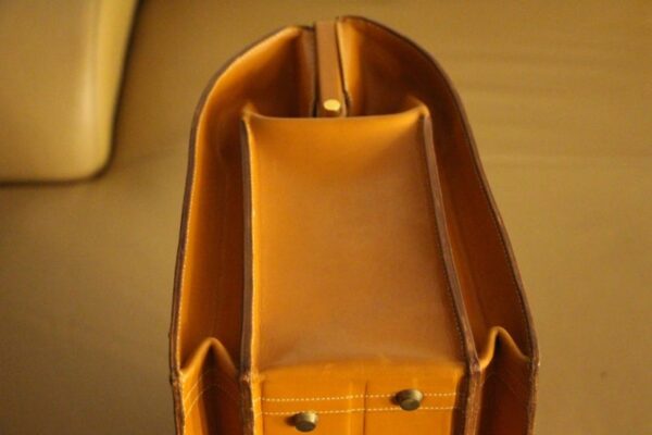 Mallette Hermès en Cuir Doré