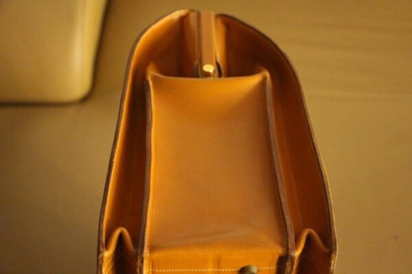 Mallette Hermès en Cuir Doré