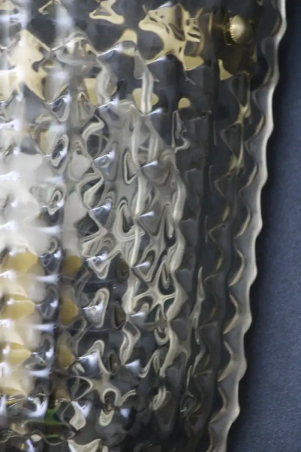 Paire d'appliques en verre de Murano texturé fumé