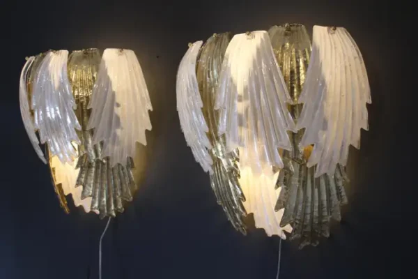 Paire d'appliques en verre de Murano doré et blanc