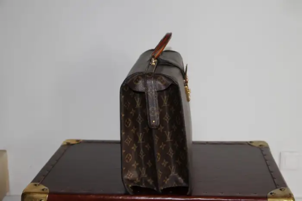 Louis Vuitton porte feuille