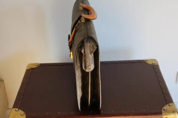 Portefeuille Louis Vuitton à monogramme