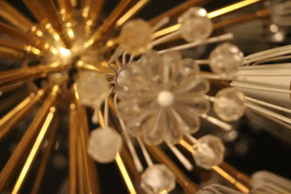 lustre Sputnik