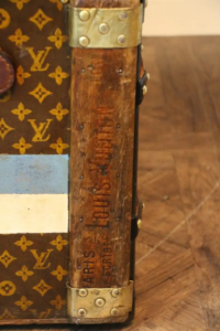 Malle de voyage Louis Vuitton monogrammée