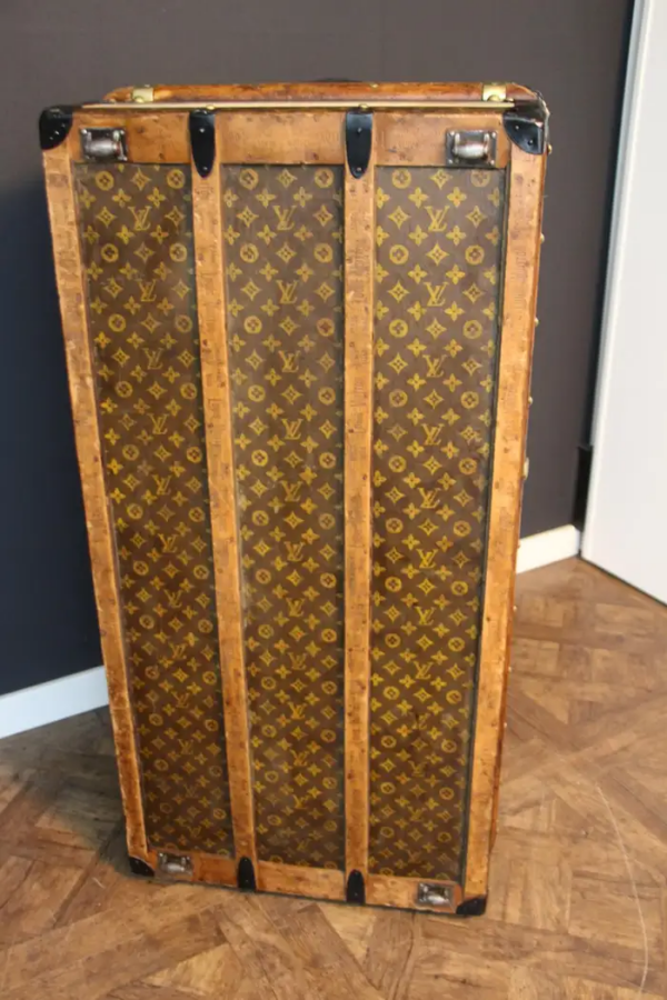 Malle de voyage Louis Vuitton monogrammée