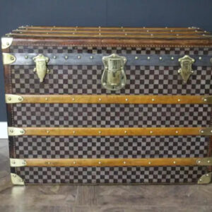 Antiquaire de bagages et meubles anciens Louis Vuitton