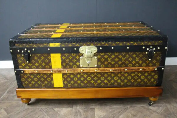 malle Vuitton cabine