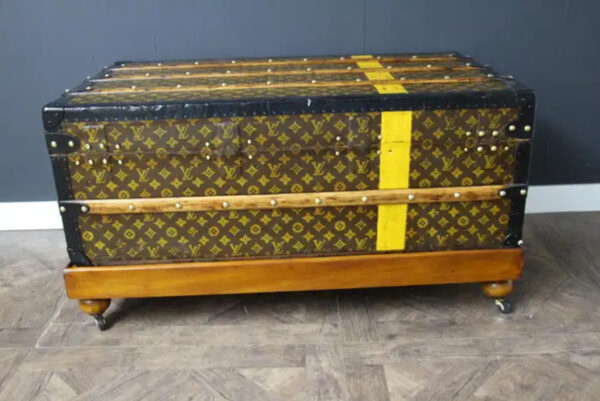 malle Vuitton cabine