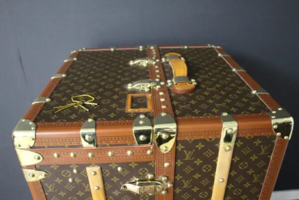 Malle wardrobe Louis Vuitton