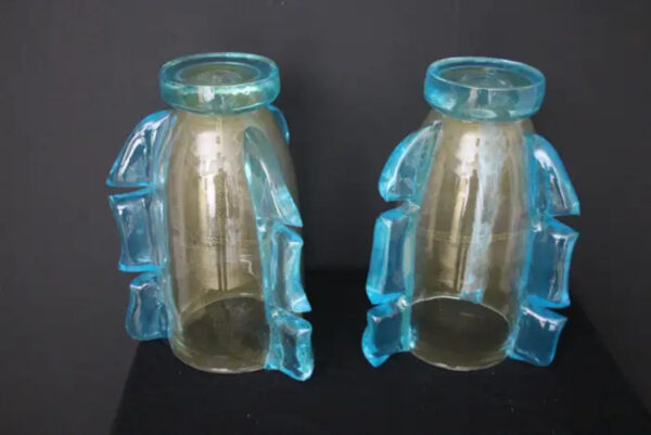 vases en verre bleu turquoise