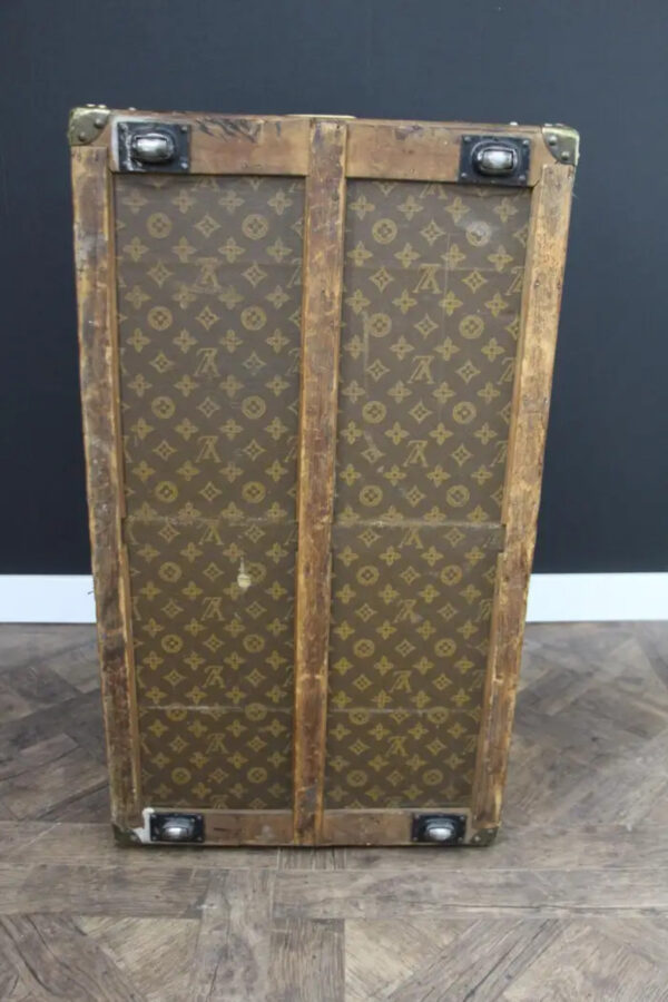 Malle Louis Vuitton ancienne en toile