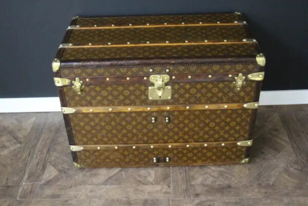 Malle Louis Vuitton ancienne en toile