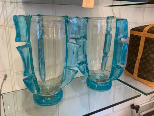 vases en verre bleu turquoise