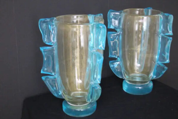 vases en verre bleu turquoise