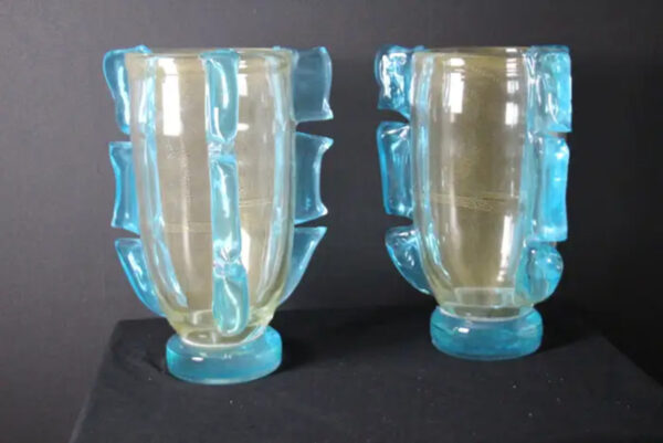 vases en verre bleu turquoise