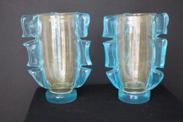 vases en verre bleu turquoise